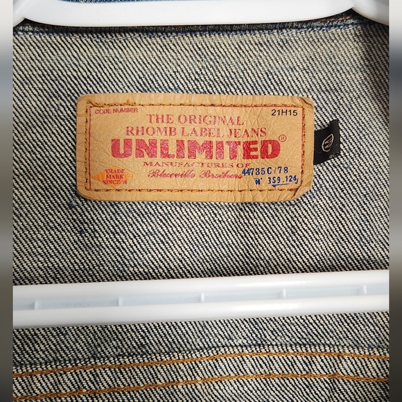 Great quality jean jacket - Picture 3 of 4